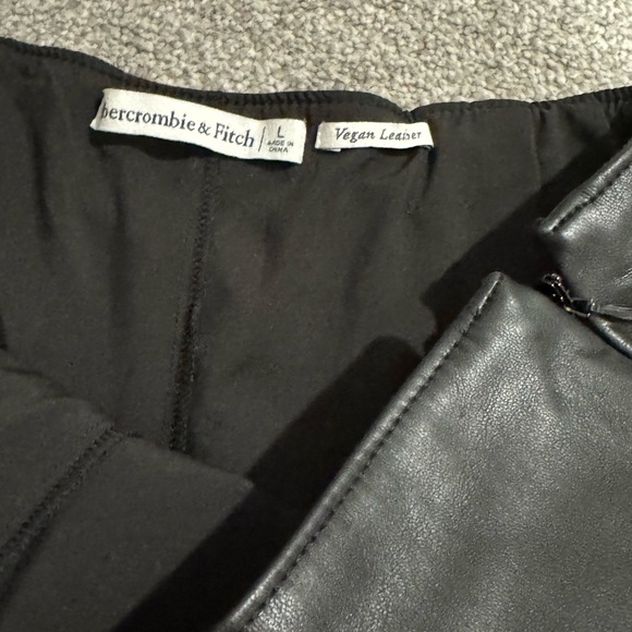 NWOT Abercrombie Black Faux Leather Pleated Mini Skort (Lined w/ Shorts) - Picture 6 of 8